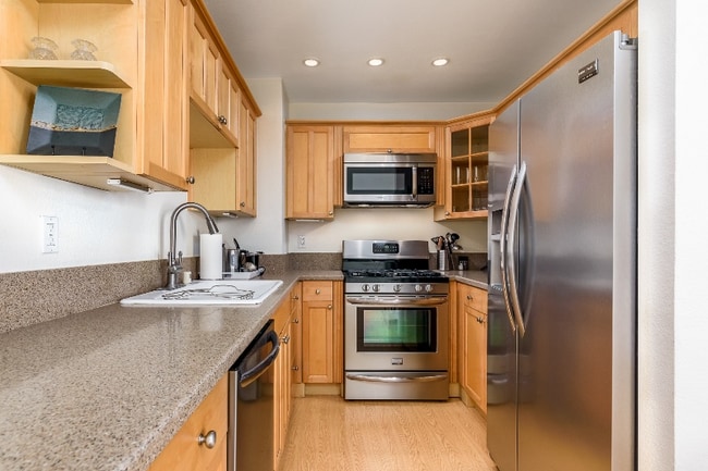 7321 Alicante Rd, Unit A in Carlsbad, CA - Building Photo - Building Photo