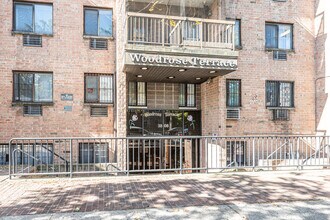 Woodrose Terrace in Flushing, NY - Foto de edificio - Building Photo