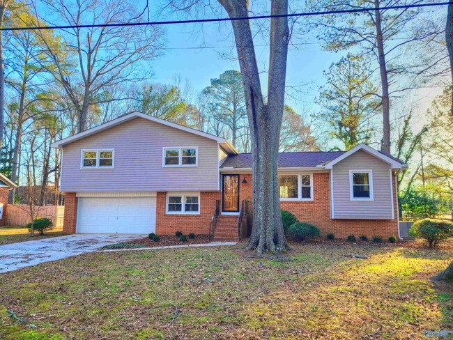 6612 Robinhood Ln NW in Huntsville, AL - Building Photo - Building Photo