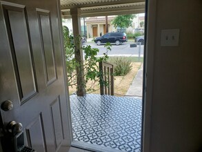 1822 Hays St in San Antonio, TX - Foto de edificio - Building Photo