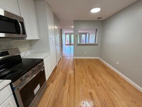 1850 Beacon St, Unit 304 in Brookline, MA - Building Photo - Building Photo