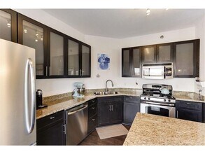 3000 Raleigh Ave-Unit -403 in Minneapolis, MN - Foto de edificio - Building Photo