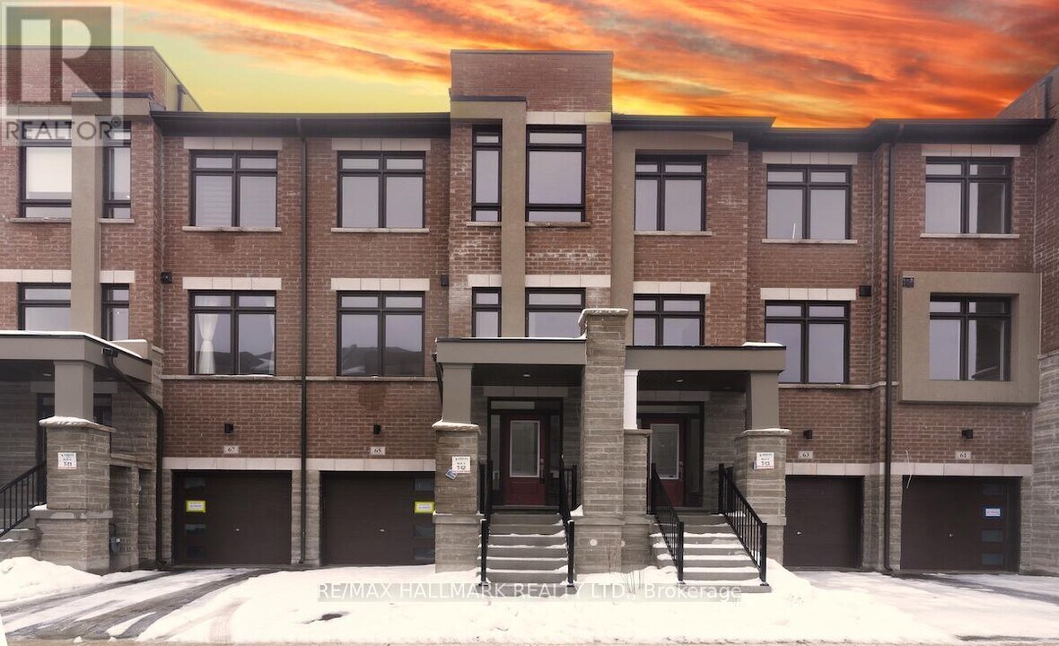 65 Riley Reed Ln in Richmond Hill, ON - Building Photo