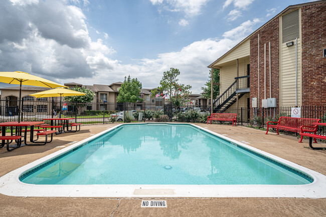 Arbor on Richmond Apartments in Houston, TX - Building Photo - Building Photo