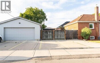 122 Glencarry Ave in Hamilton, ON - Building Photo - Building Photo
