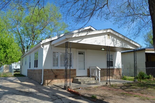 property at 2546 N Salina Ave