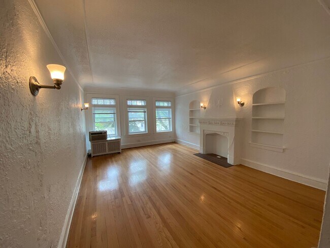 6301 N Washtenaw Ave in Chicago, IL - Building Photo - Building Photo
