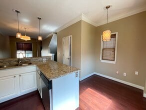 4541 Madison Ave in Kansas City, MO - Building Photo - Building Photo