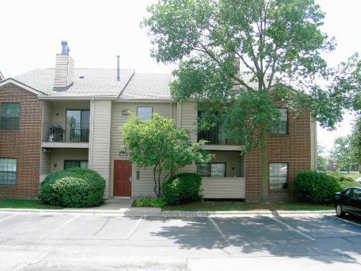 2010 Rand Rd in Palatine, IL - Foto de edificio