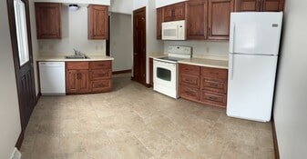 625 Edmund St, Unit A in Waterford, WI - Building Photo