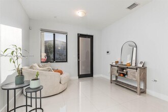 2430 SW 145th Pl in Miami, FL - Building Photo - Building Photo