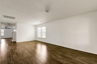 834 Sweet Flower Dr in Houston, TX - Building Photo - Building Photo