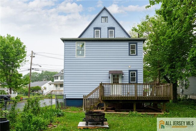1625 Parker Rd in Highland Park, NJ - Building Photo - Building Photo
