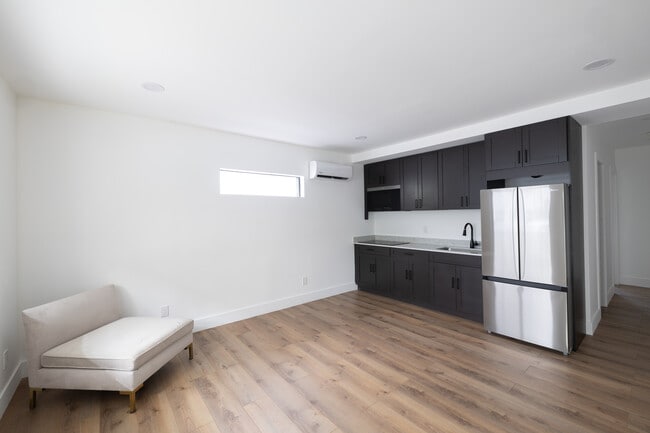 7801 Byron Ave in Miami Beach, FL - Building Photo - Interior Photo