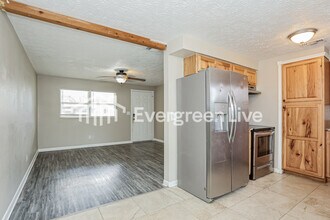 327 Bonnlyn Dr in Orange Park, FL - Building Photo - Building Photo