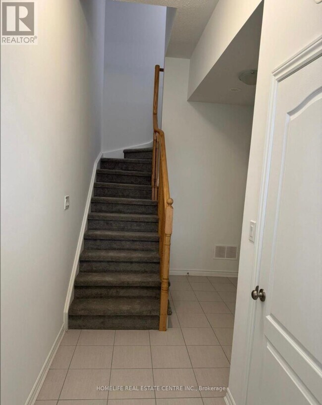 34 Springdale Ave in Caledon, ON - Building Photo - Building Photo