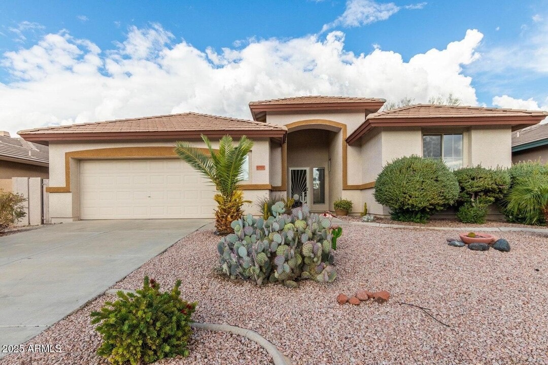 6758 W Avenida Del Rey in Peoria, AZ - Building Photo