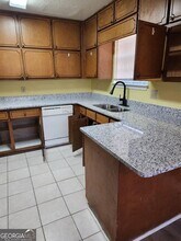 8306 Mountain Pass in Riverdale, GA - Foto de edificio - Building Photo