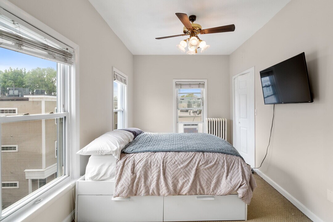 13 Knowlton St in Boston, MA - Building Photo