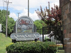 420 Walton Ln, Unit J39 in Nashville, TN - Building Photo