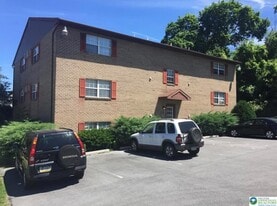 30 E Wyoming St in Allentown, PA - Building Photo