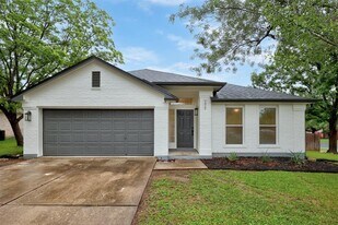 13101 Fieldgate Dr in Austin, TX - Building Photo
