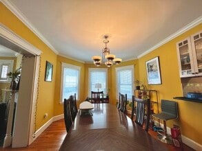 24 Burton St, Unit 22 in Boston, MA - Foto de edificio - Building Photo