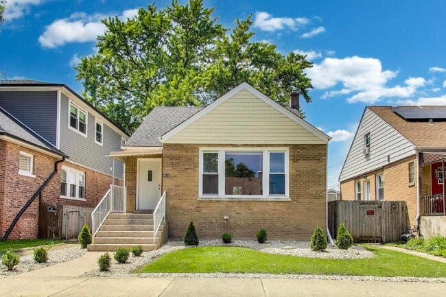 property at 4118 Prairie Ave