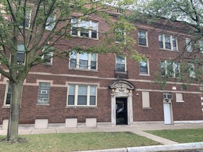 Crandon Avenue Apartments in Chicago, IL - Building Photo - Building Photo