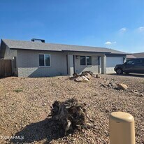 18441 N 31st Ave in Phoenix, AZ - Building Photo