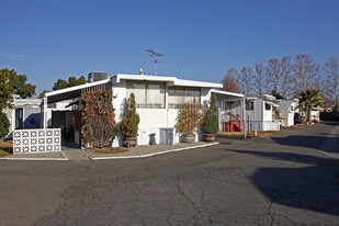 902 Del Paso Blvd in Sacramento, CA - Building Photo