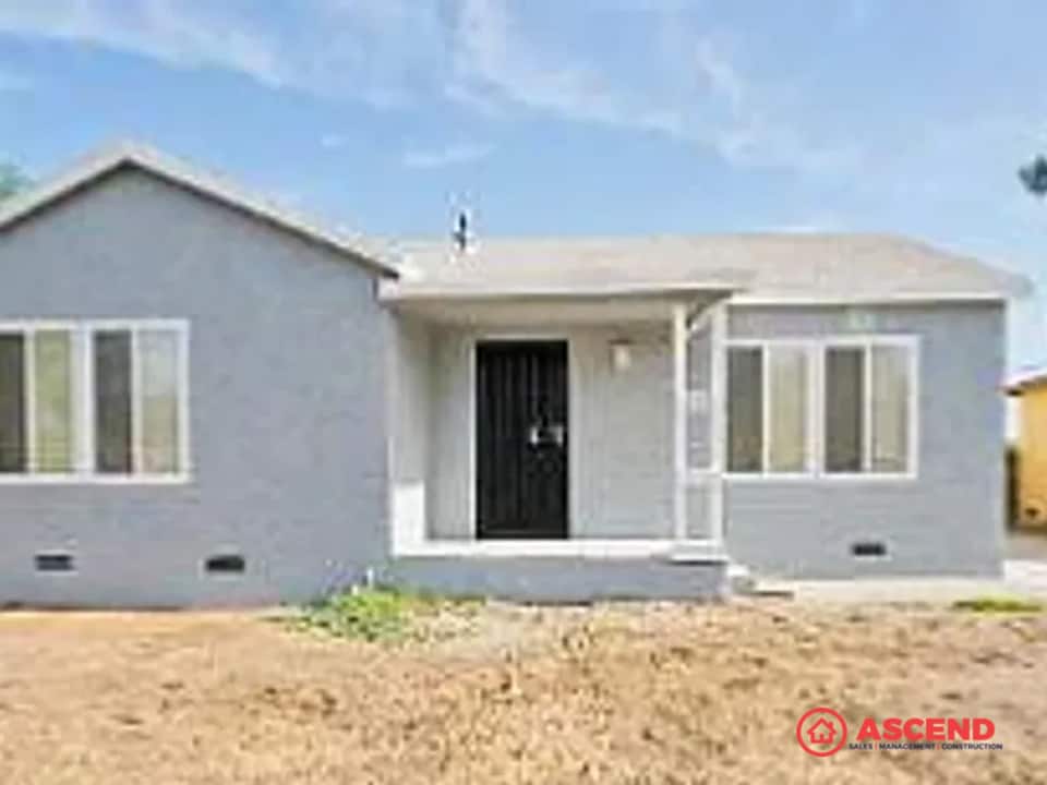 408 Wilkins St in Bakersfield, CA - Building Photo