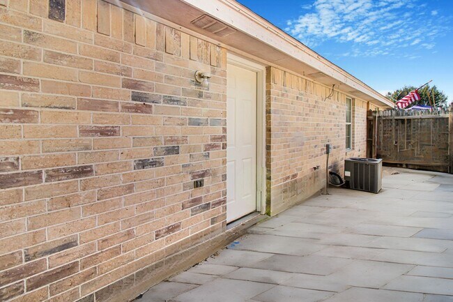 1505 Tampa St in Edinburg, TX - Foto de edificio - Building Photo