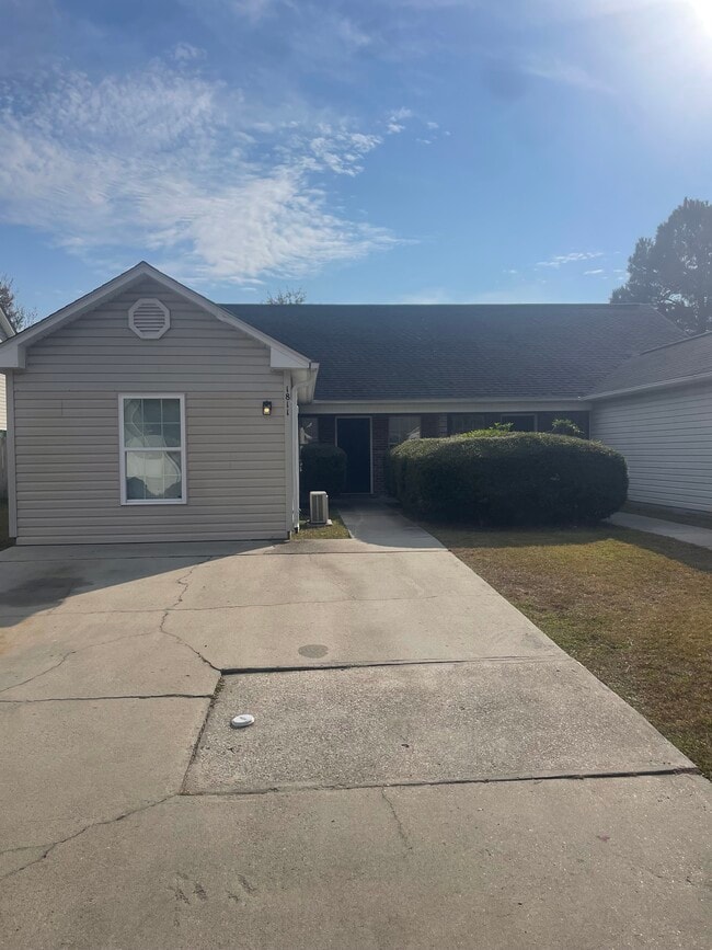 1811 Barberry Dr in Conway, SC - Foto de edificio - Building Photo