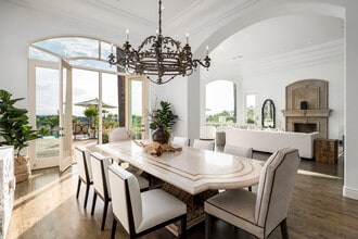 6868 Spyglass Ln in Rancho Santa Fe, CA - Building Photo - Building Photo