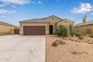 10623 E Sunflower Ct in Florence, AZ - Building Photo