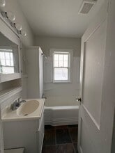 609 N Madison St in Hutchinson, KS - Building Photo - Building Photo