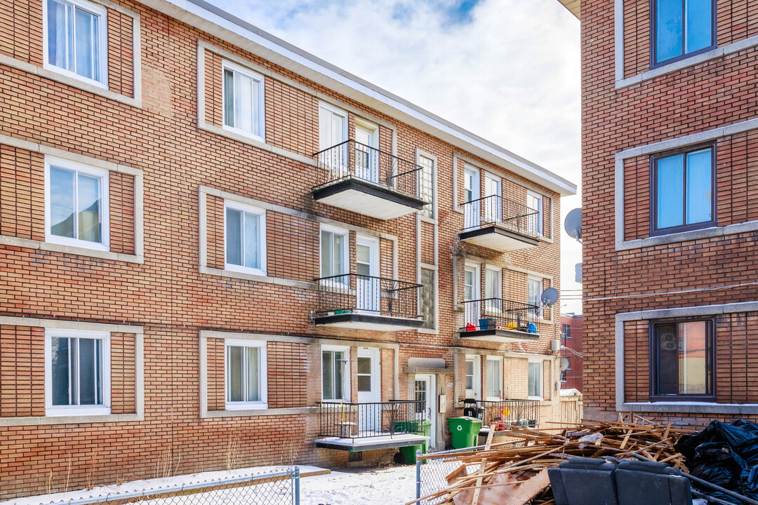 250 Saint-Jacques St in Lachine, QC - Building Photo