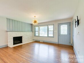 3921 Sheffield Dr in Charlotte, NC - Building Photo - Building Photo