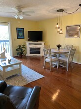 200 Meres Blvd, Unit 27 in Tarpon Springs, FL - Foto de edificio - Building Photo