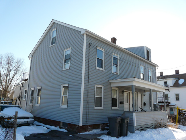 36 College St in Enfield, CT - Building Photo - Building Photo