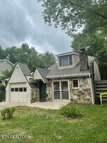 7655 Chatham Cir NW, Unit 2nd back in Knoxville, TN - Building Photo