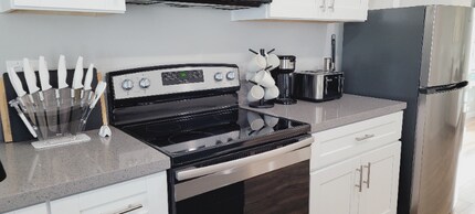 532 Cesar E Chavez Pky in San Diego, CA - Foto de edificio - Building Photo