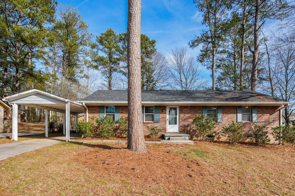 190 Sunrise Cir in Riverdale, GA - Building Photo