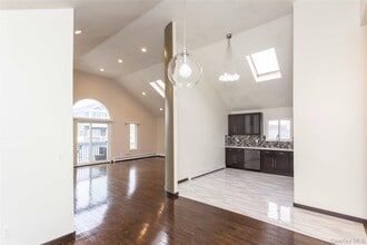 428 E Harrison St in Long Beach, NY - Building Photo - Building Photo