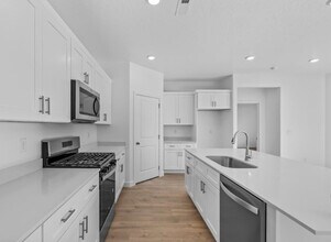 1403 S Padre Bay Dr in Washington, UT - Building Photo - Building Photo