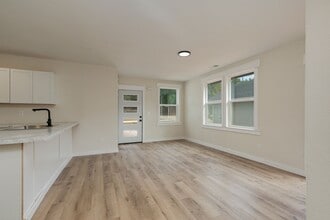 308 E Washington St in Pierce City, MO - Building Photo - Building Photo