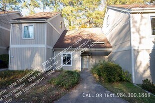 4101 Five Oaks Dr in Durham, NC - Building Photo