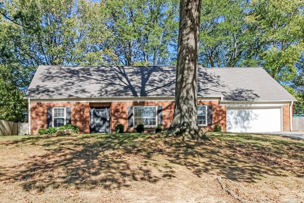 1790 Malabar Dr in Germantown, TN - Foto de edificio