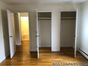 122 Dustin St in Boston, MA - Foto de edificio - Building Photo